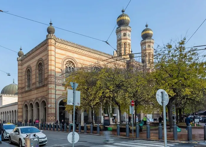 Ultra New * Budapest